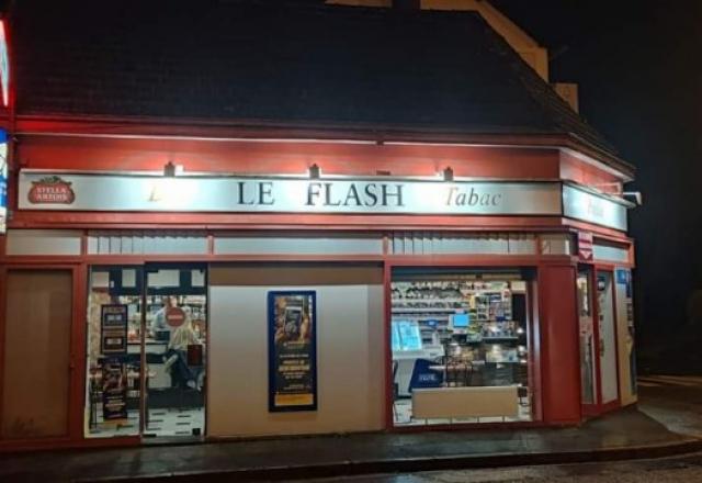 Pose d'éclairages extérieur au  BAR LE FLASH  à Déville-lès-Rouen
