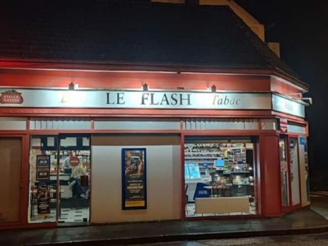 Pose d'éclairages extérieur au  BAR LE FLASH  à Déville-lès-Rouen